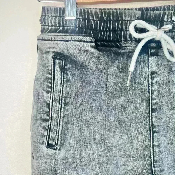 Vervet Women’s Denim Grey Acid Washed Stretchy Jogger Size 24 - Picture 4 of 11